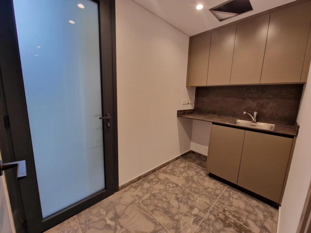 218m² Office for Rent