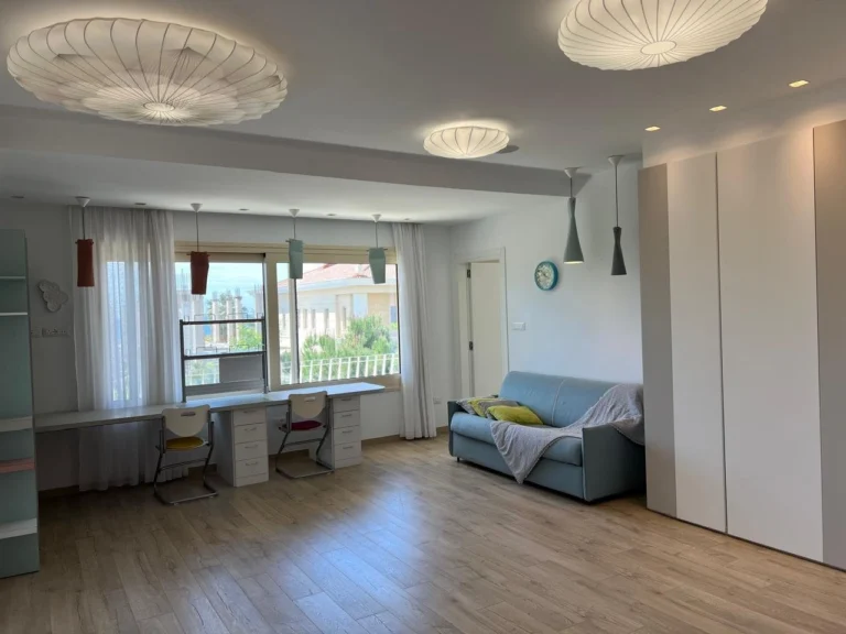 5 Bedroom House for Rent in Parekklisia Tourist Area, Limassol District