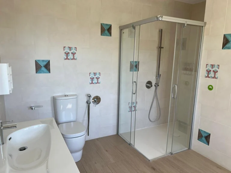 5 Bedroom House for Rent in Parekklisia Tourist Area, Limassol District