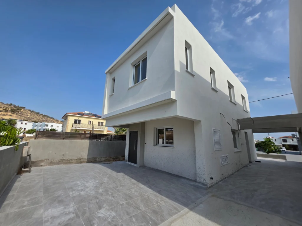 3 Bedroom House for Sale in Oroklini, Larnaca District