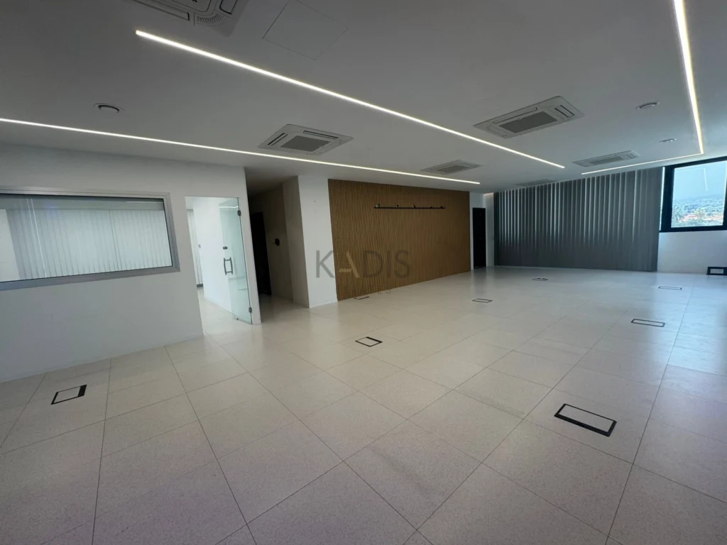 221m² Office for Rent in Limassol District