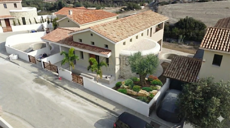 2 Bedroom House for Sale in Choirokoitia, Limassol District