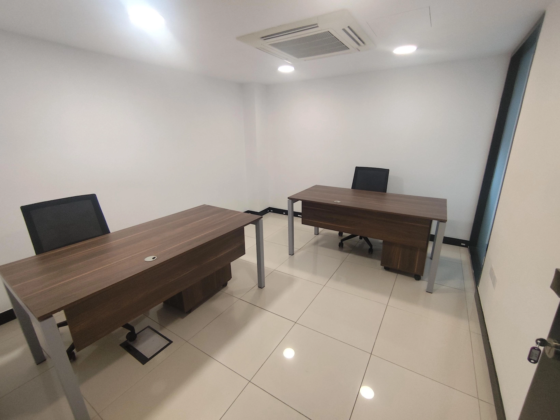 326m² Office for Rent in Limassol – Mesa Geitonia