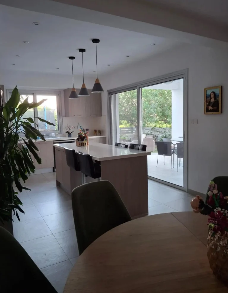 3 Bedroom House for Sale in Limassol – Mesa Geitonia