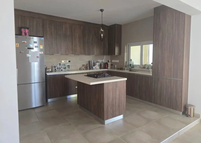3 Bedroom House for Sale in Limassol – Mesa Geitonia
