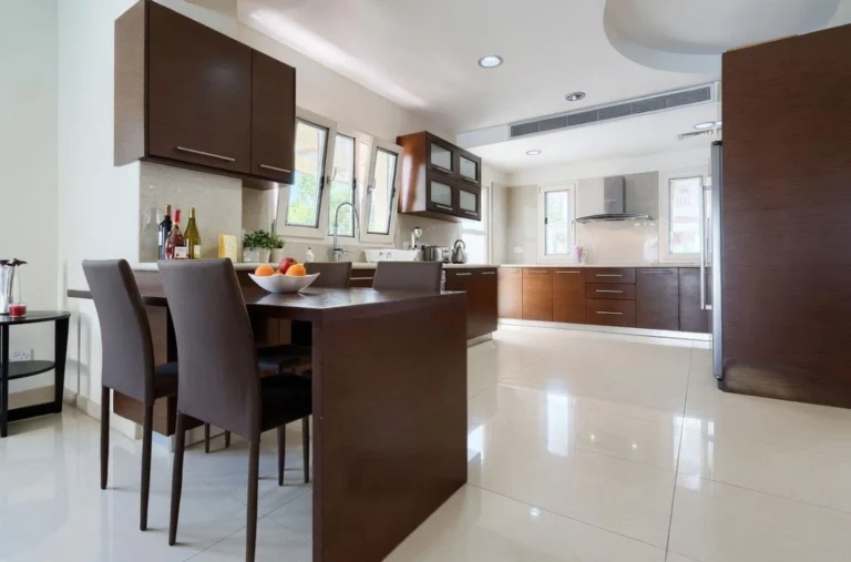 370m² House for Sale in Paphos – Universal