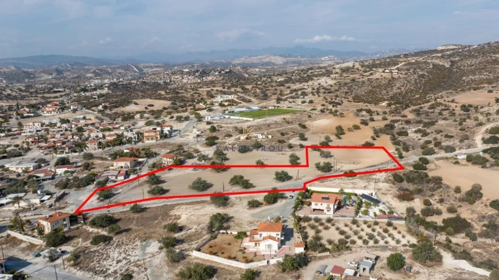11,706m² Plot for Sale in Maroni, Larnaca District