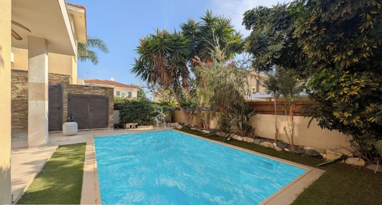3 Bedroom House for Sale in Oroklini, Larnaca District