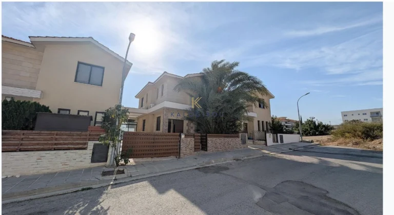 3 Bedroom House for Sale in Oroklini, Larnaca District