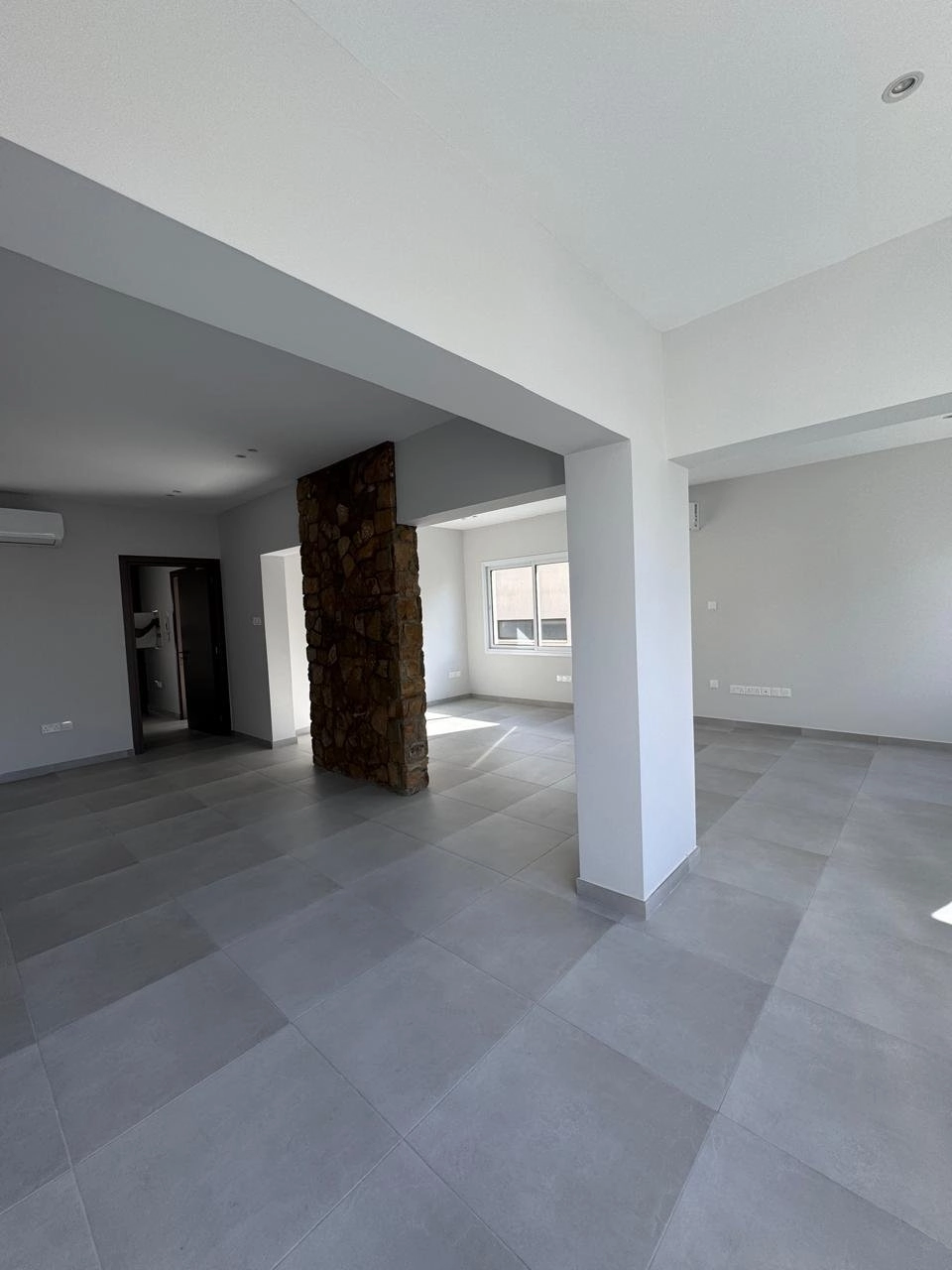 260m² Building for Rent in Limassol – Kapsalos