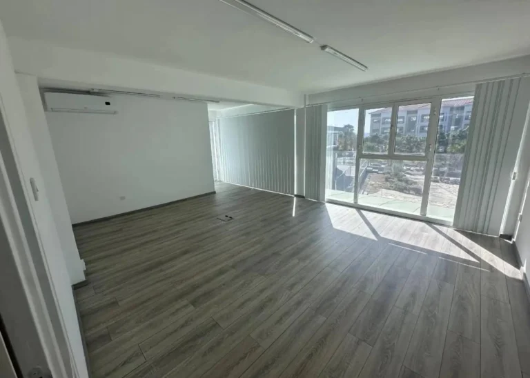 200m² Office for Rent in Agios Tychonas, Limassol District