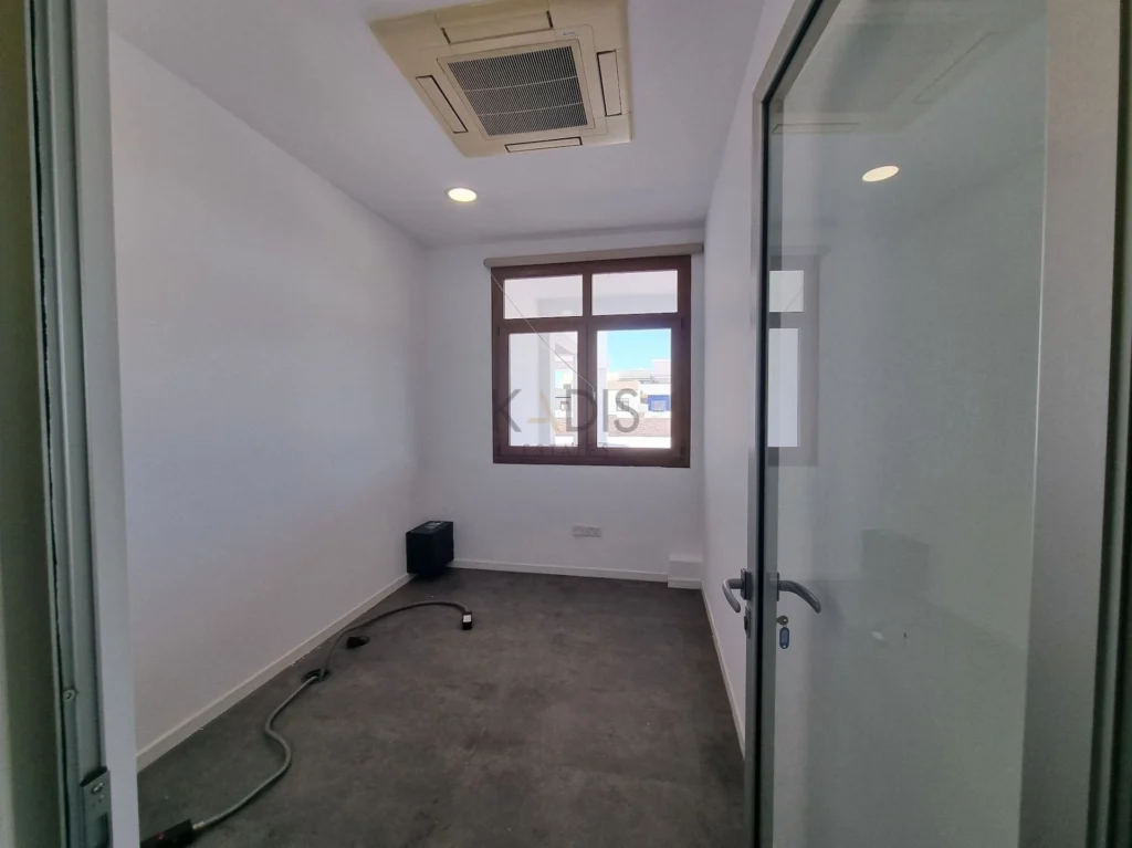1119m² Office for Sale in Limassol District