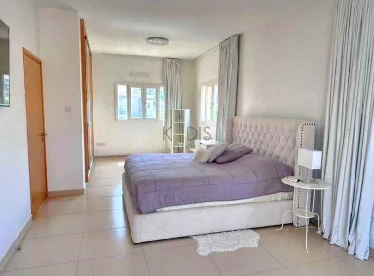 5 Bedroom House for Rent in Agios Tychonas, Limassol District