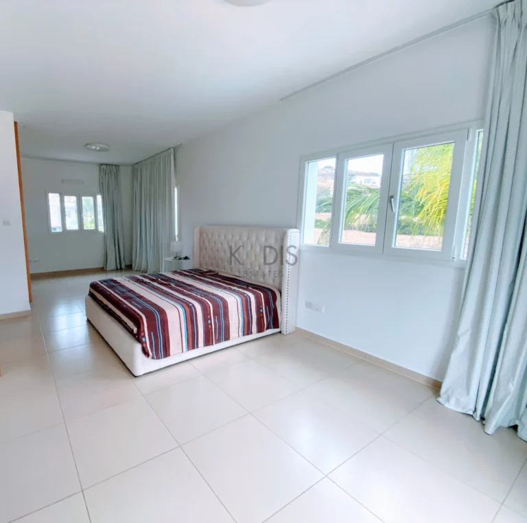 5 Bedroom House for Rent in Agios Tychonas, Limassol District