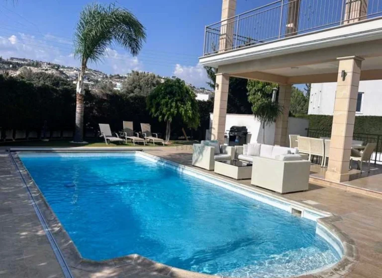 Дом с 5 спальнями в аренду в Агиос Тихонас, район Лимассола