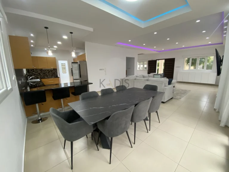 5 Bedroom House for Rent in Agios Tychonas, Limassol District