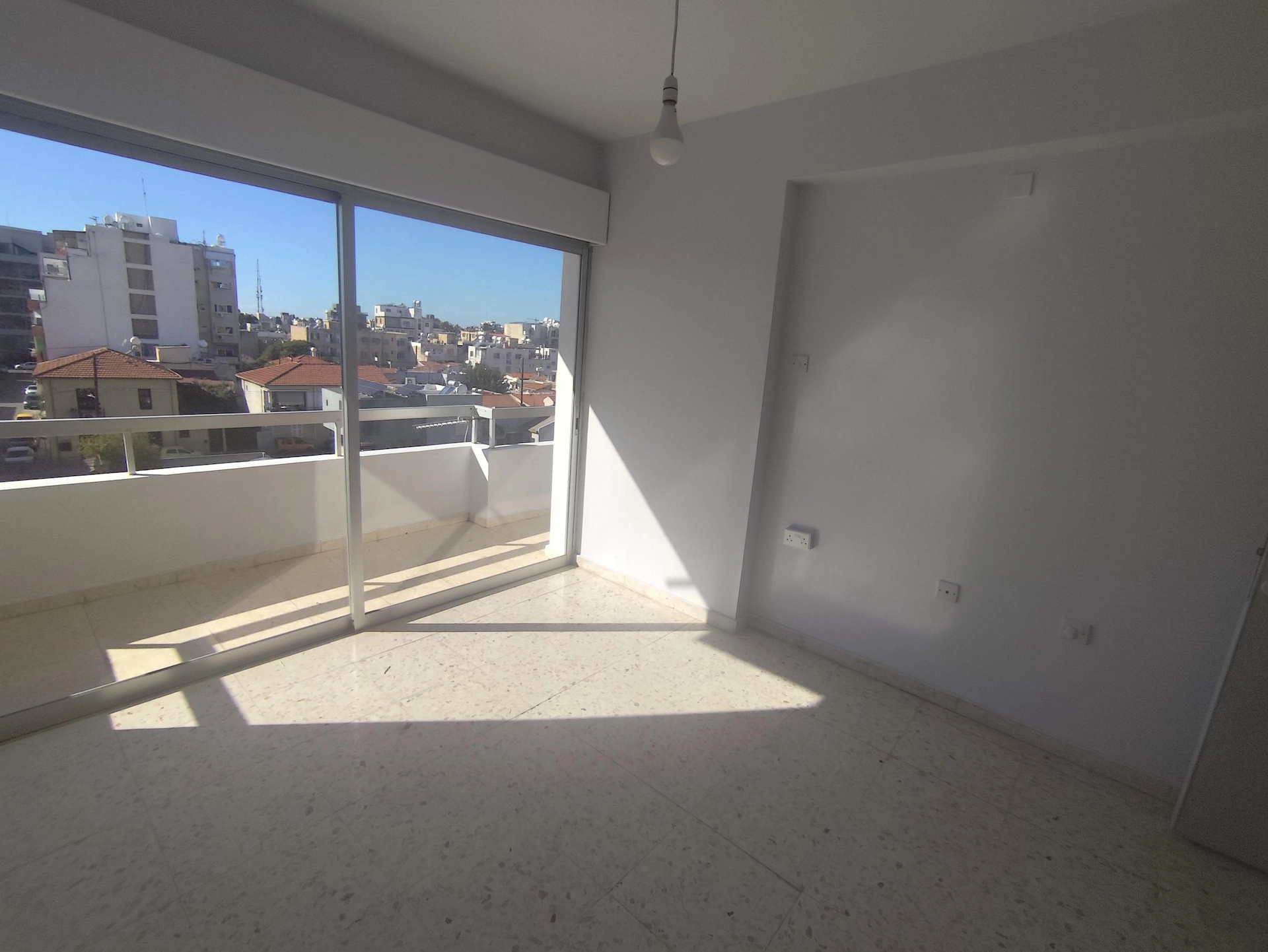 90m² Office for Rent in Limassol – Agia Zoni