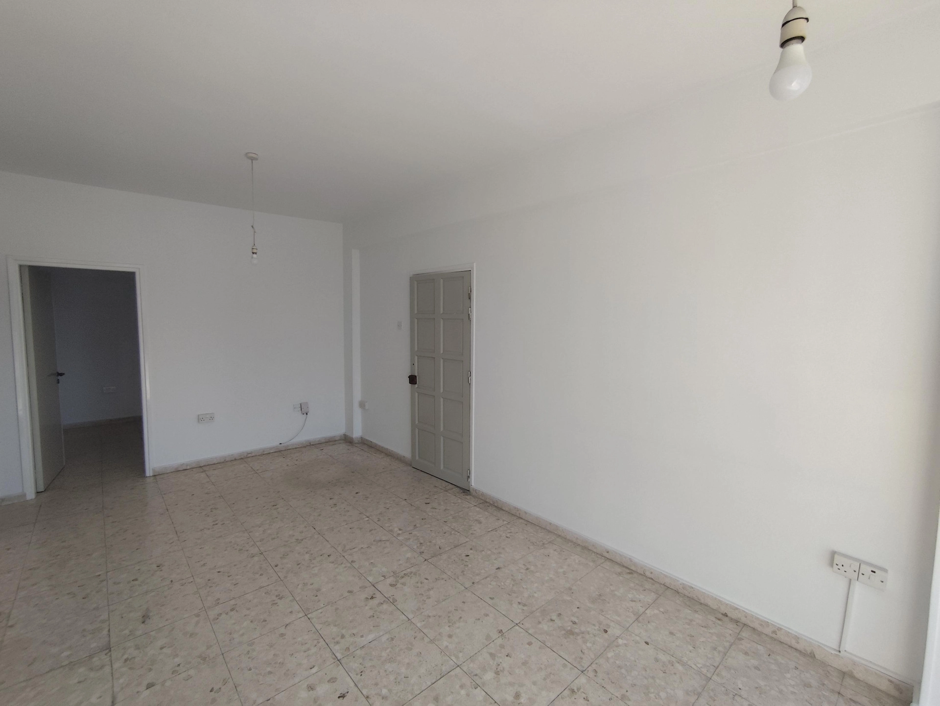 90m² Office for Rent in Limassol – Agia Zoni