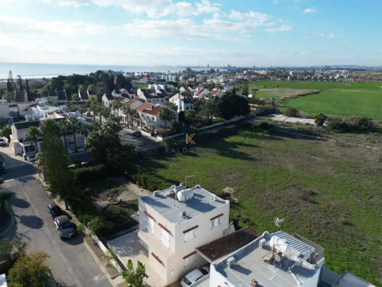 Cheap Houses and Villas for Sale Larnaca up to 500000 euro