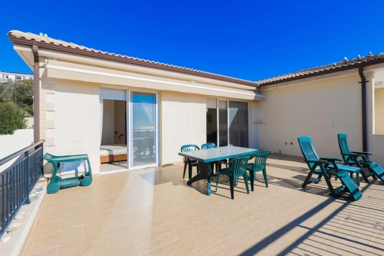 2 Bedroom Apartment for Sale in Mesa Chorio, Paphos District