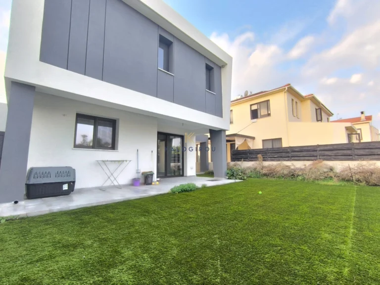 3 Bedroom House for Sale in Aradippou, Larnaca District