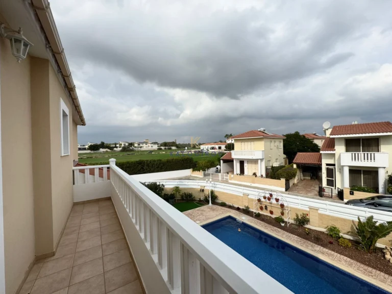 4 Bedroom House for Sale in Pervolia Larnacas