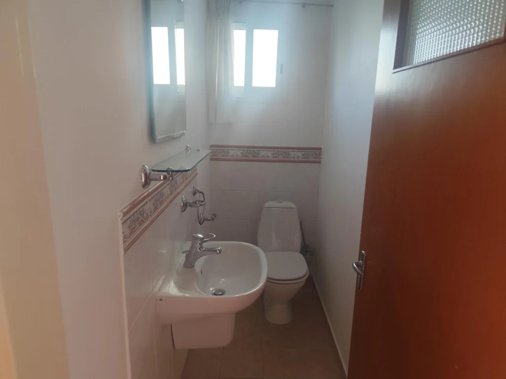 140m² Office for Rent in Limassol District