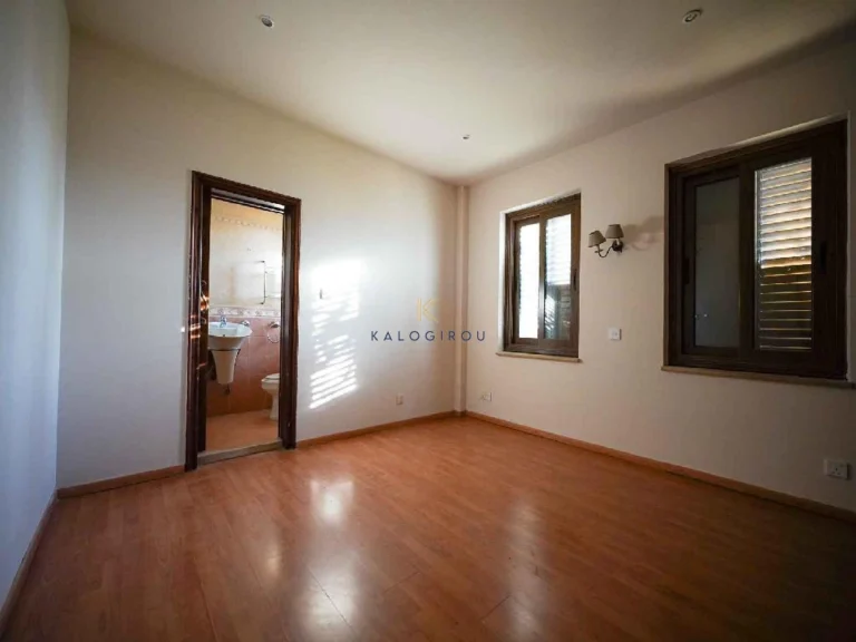 5 Bedroom House for Sale in Tseri, Nicosia District
