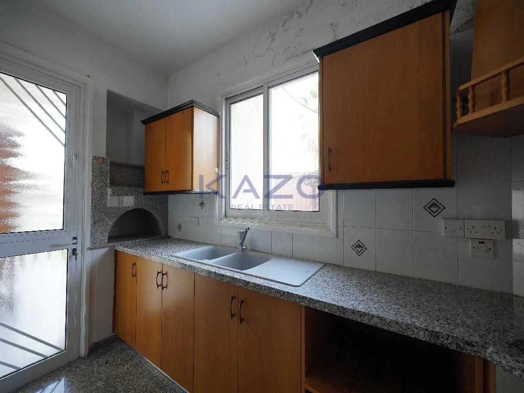 277m² Building for Sale in Latsia, Nicosia District