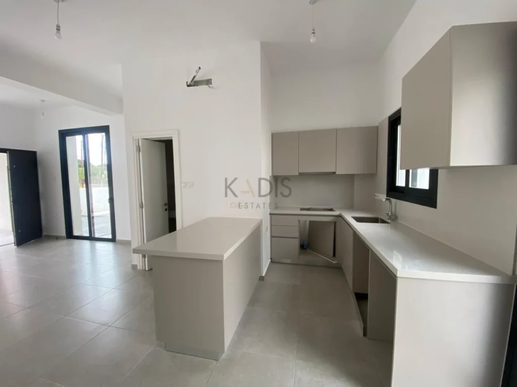 3 Bedroom House for Sale in Limassol – Agios Athanasios